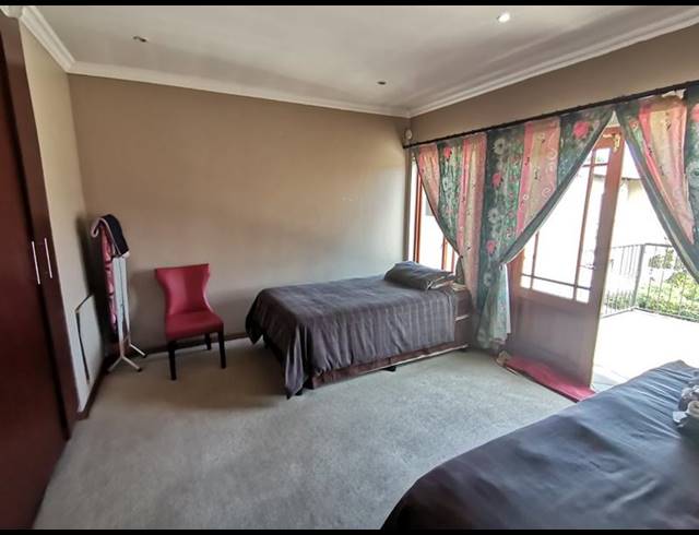 4 BEDROOM TOWNHOUSE FOR SALE IN EMFULENI GOLF ESTATE